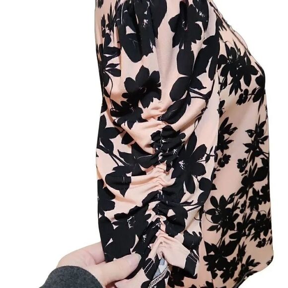 Adrienne Vittadini Ladies Pink & Black Floral Ruched Elbow Sleeve Blouse - Size - Picture 5 of 9